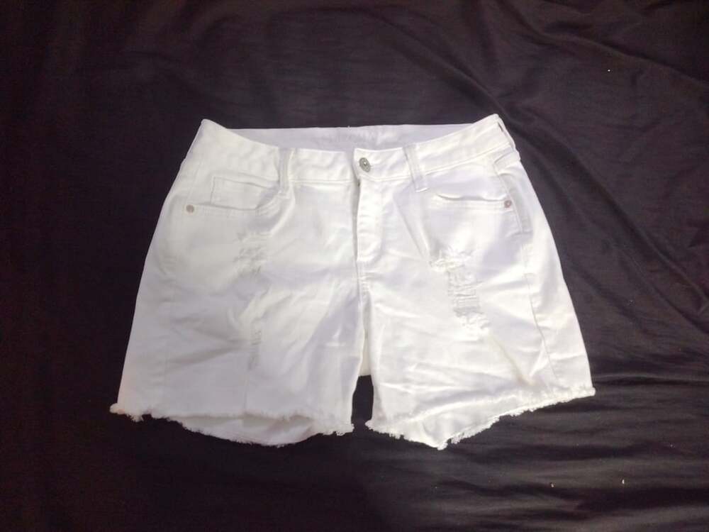 Arizona Jean Co. Women's White Distressed Raw Hem Denim Cut Off Shorts Size 9